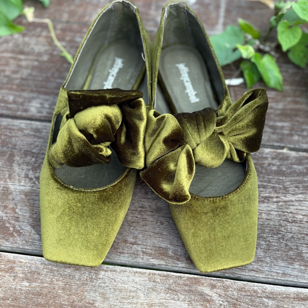 Jeffrey Campbell Amit Velvet Loafers. Size 7.5